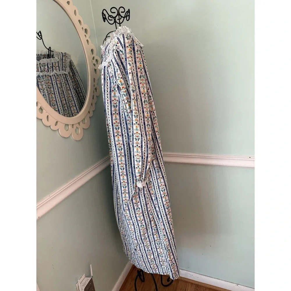 Lanz Of Salzburg Sz S Red Blue Hearts Stripes Floral Eyelet Flannel Nightgown